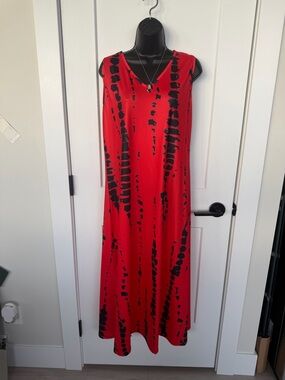 SUMMER STRETCHY FLOWY STRAPPY DRESS 
VIBRANT AND COLOFUL fits sz L/XL